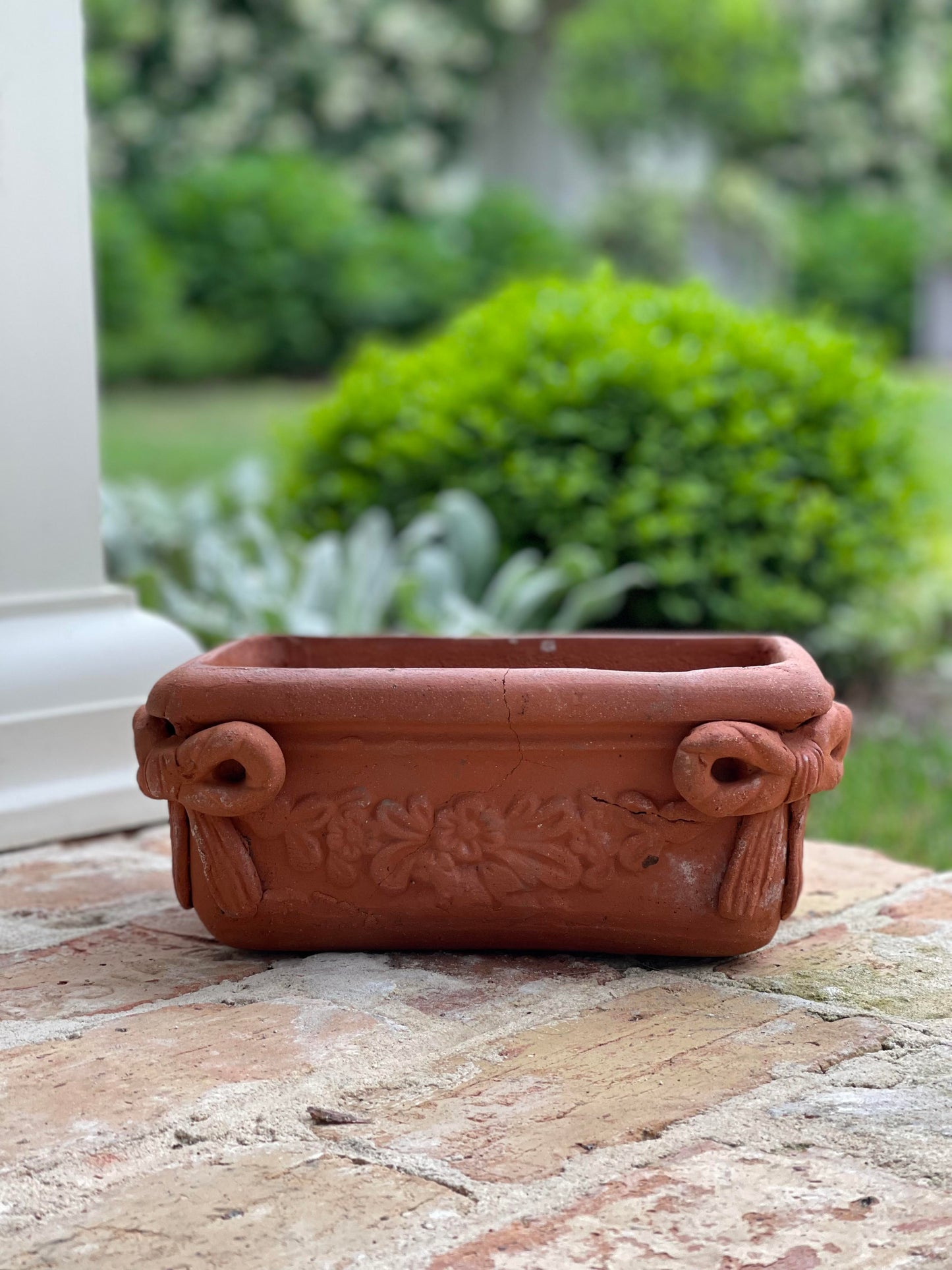 Rectangle Bow Terra Cotta Container