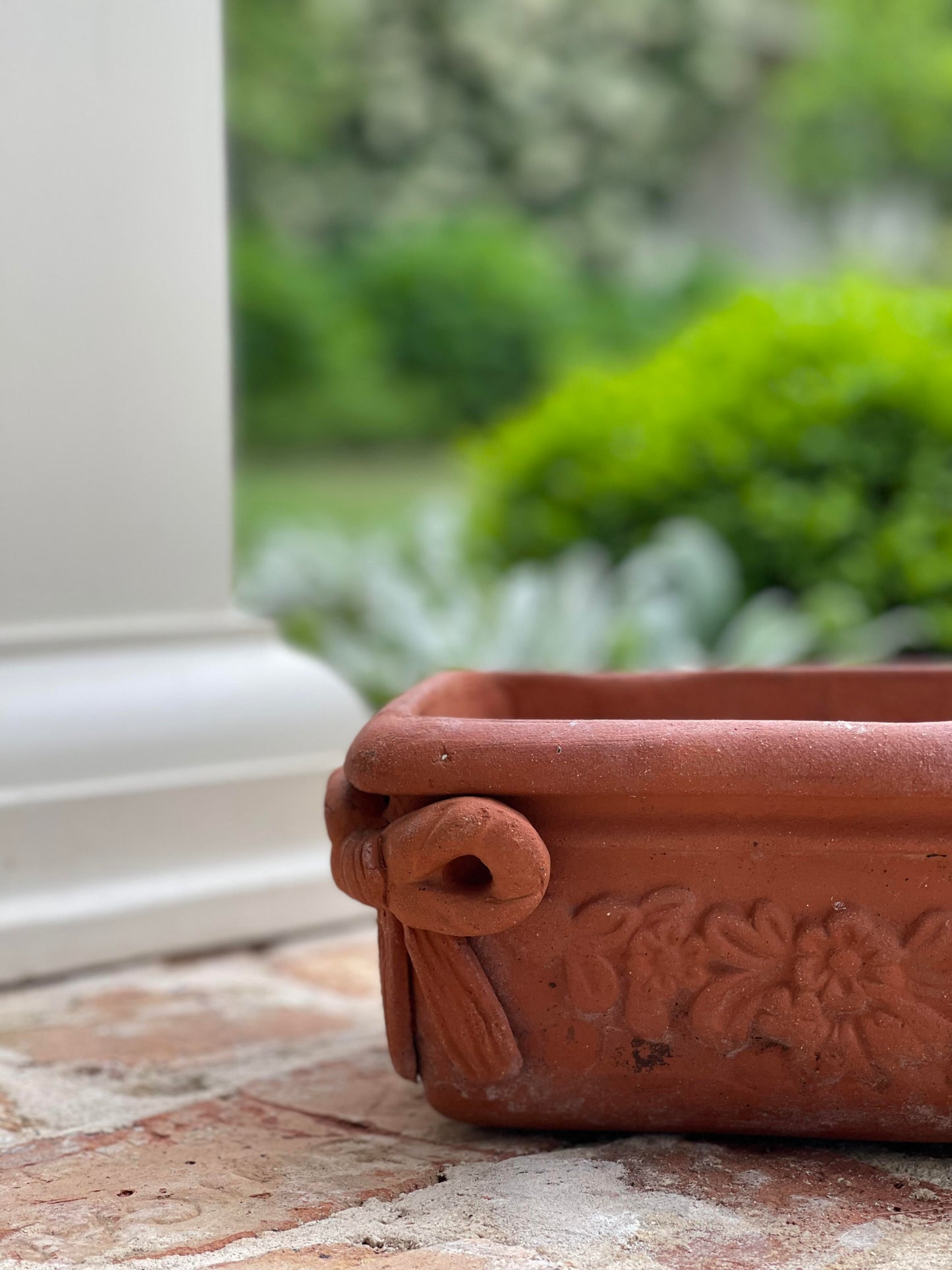 Rectangle Bow Terra Cotta Container