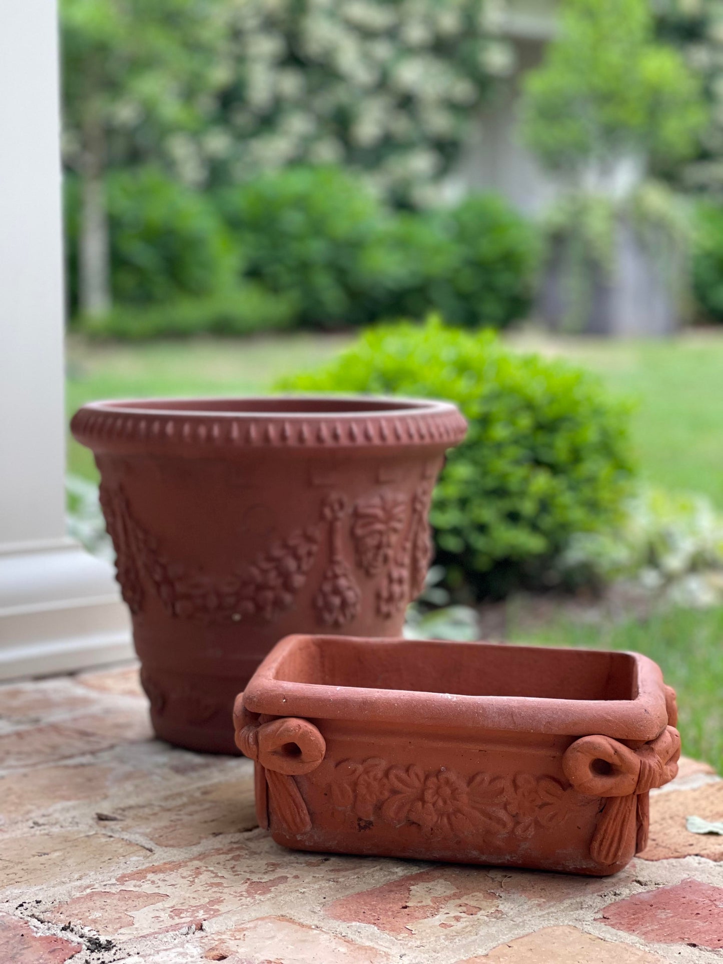 Rectangle Bow Terra Cotta Container